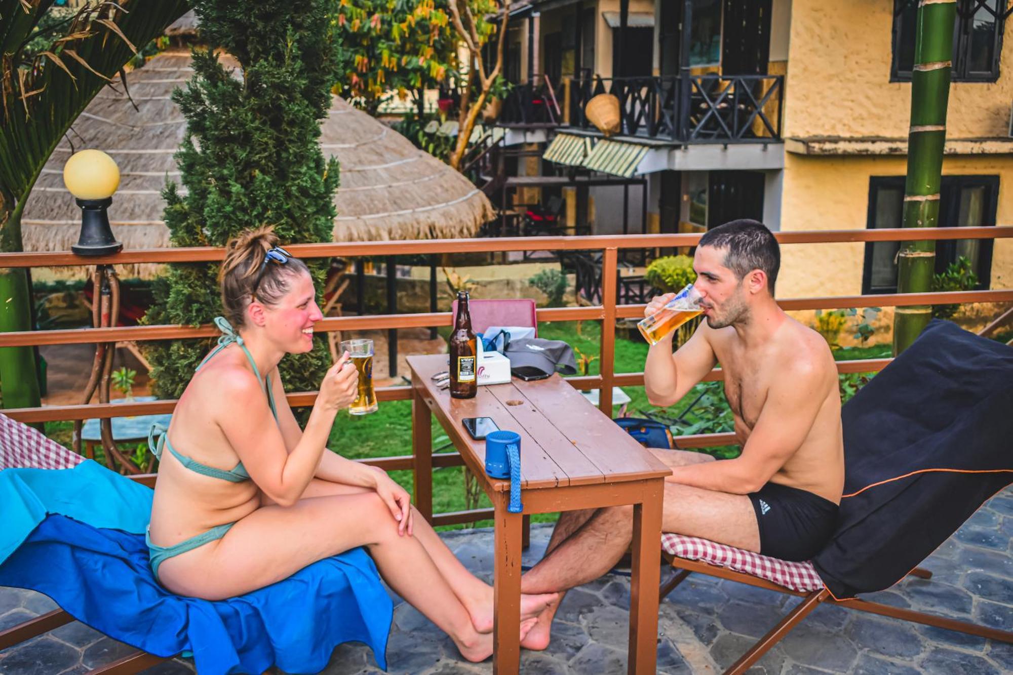 Hotel Riverside With Swimming Pool Sauraha Exterior foto